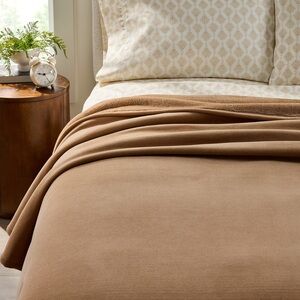 NWT Better Homes & Gardens Wexford Chenille Blanket, Full/Queen - Dark Caramel